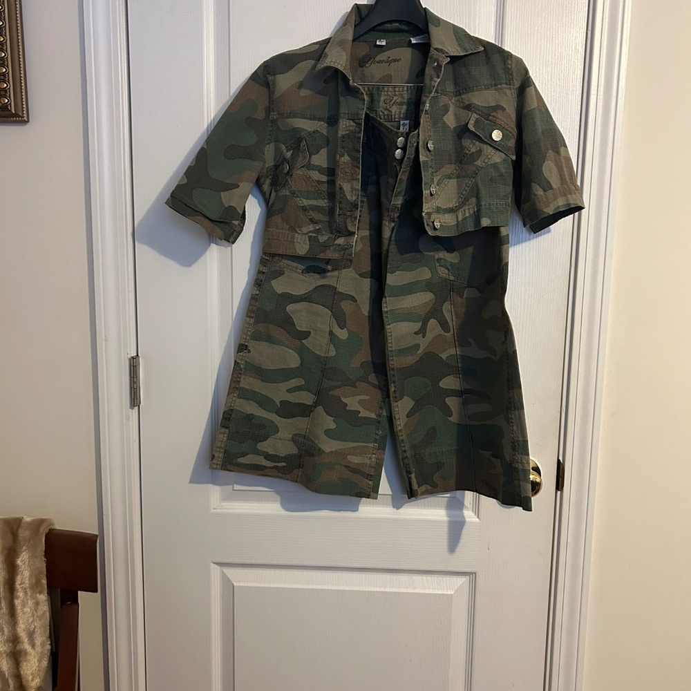 Younique size small camo crop jacket and size 3 camo gaucho pants